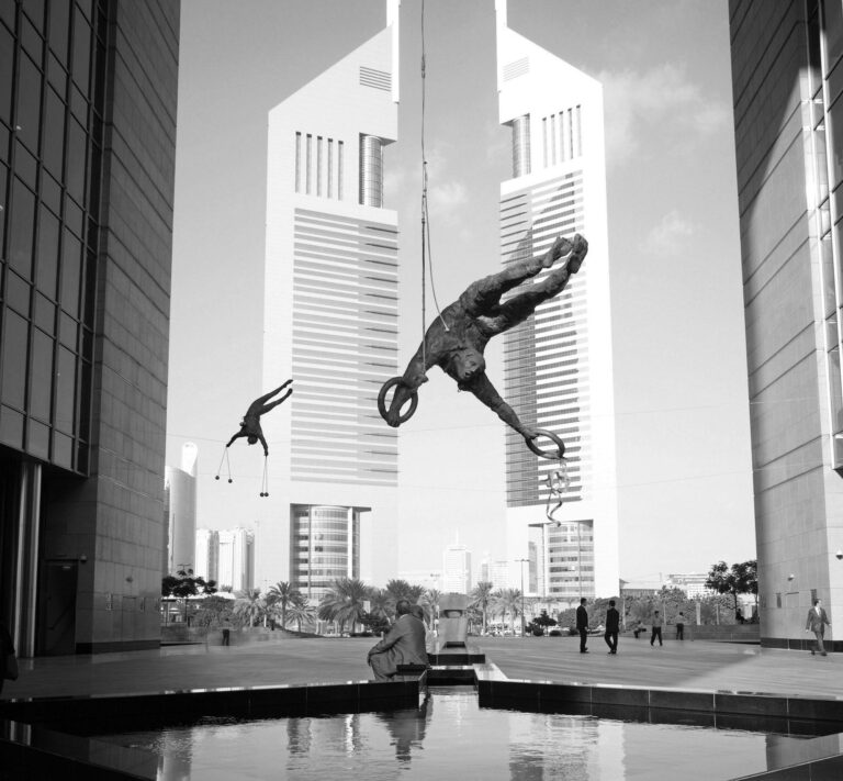Read more about the article Artist Wows Top Cities With Gravity-Defying Sculptures