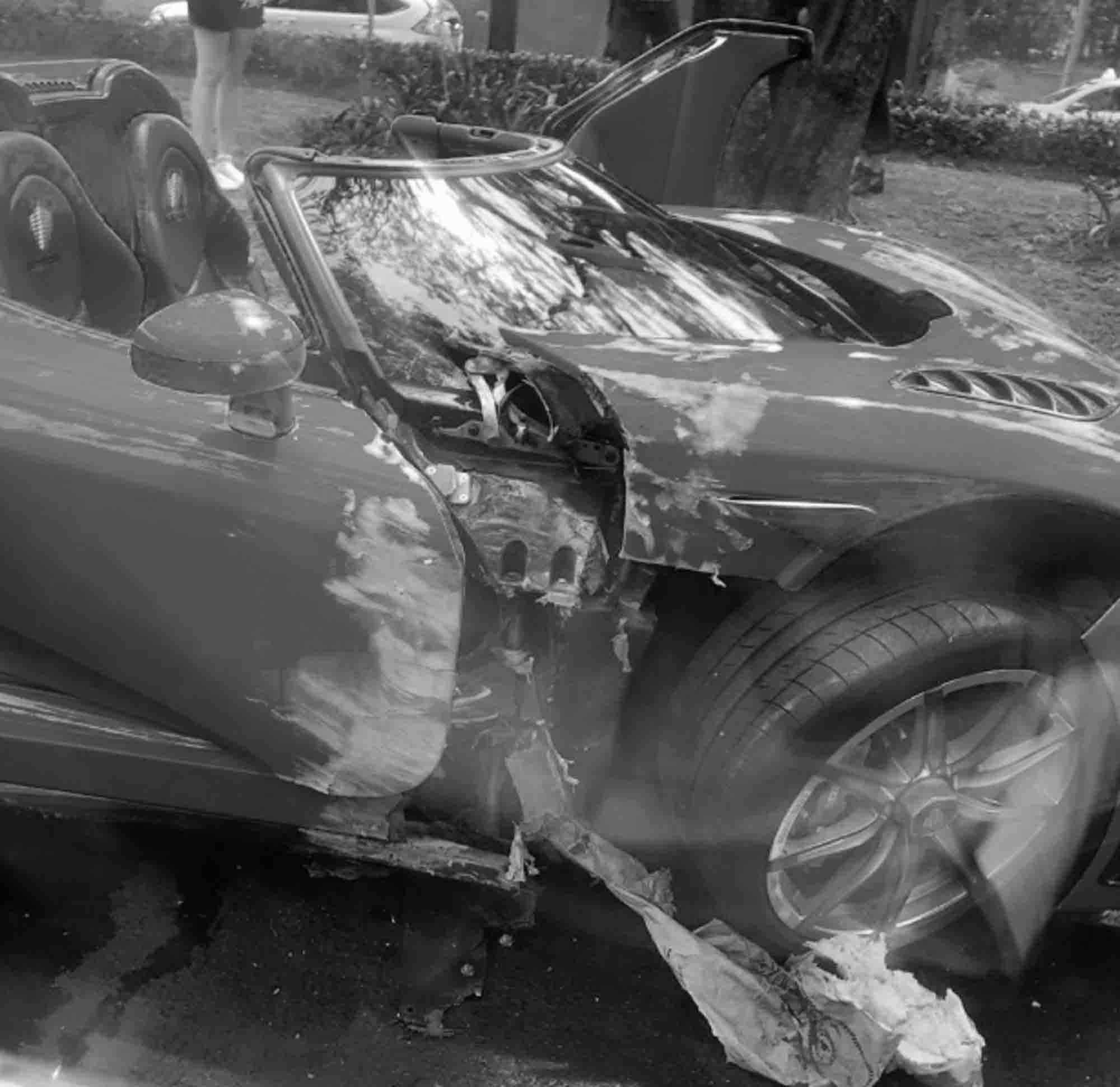 Read more about the article Unique 1-M-GBP Supercar Damaged In Crash
