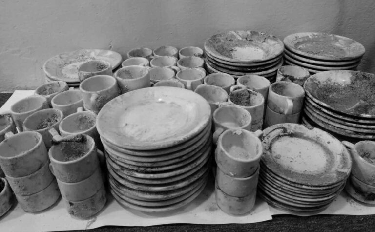 Read more about the article Haul Of Porcelain Pieces Found In Shop Destroyed In WWII