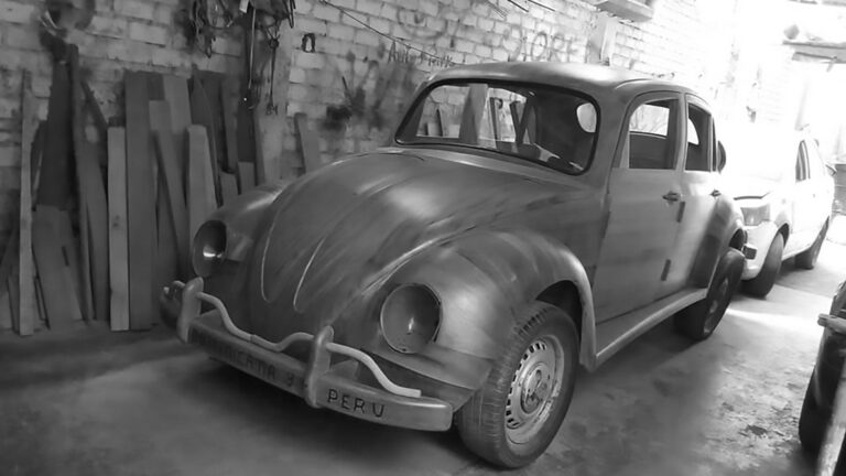 Read more about the article Dad Carves Full-Size VW Beetle Out Of Wood For Daughter