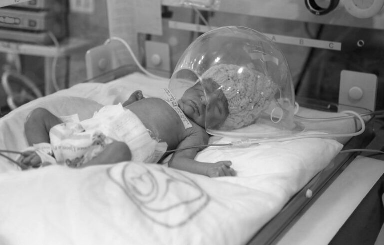 Read more about the article Newborn Quintuplets In Intensive Care After Early Birth