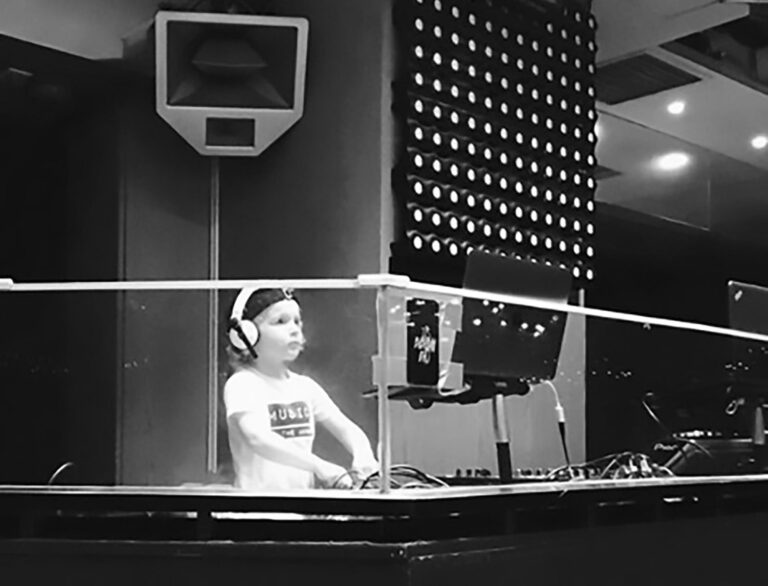 Read more about the article Archie, 4, Breaks Guinness World Record As Youngest DJ