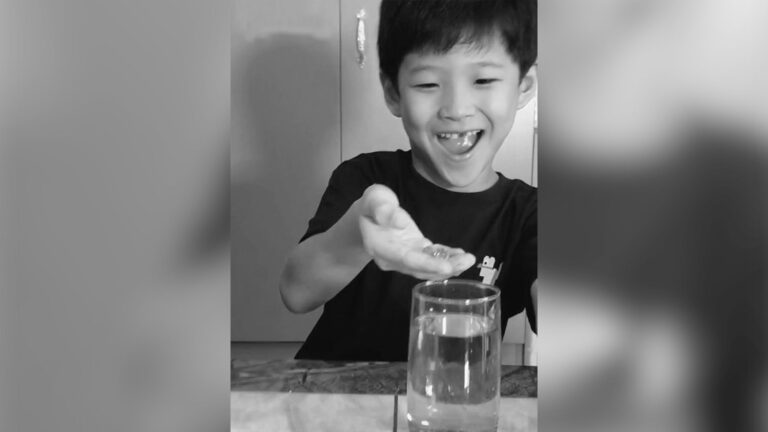 Read more about the article China Science Lad Named Little Sheldon Is An Online Hit