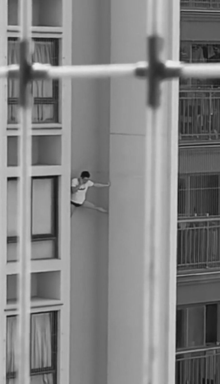 Read more about the article Lover Falls To Death Climbing Down High-Rise Building