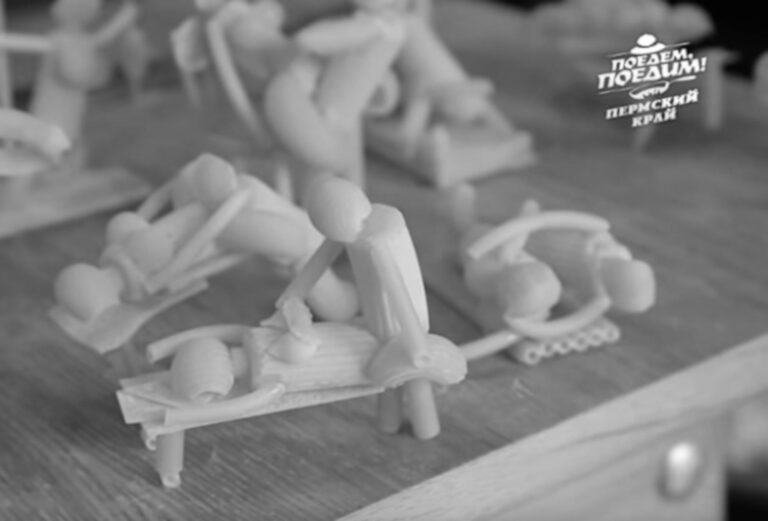 Read more about the article Russia Food Sculptor Makes Erotic Pasta