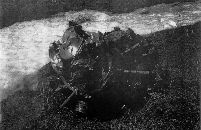 Read more about the article Hikers Find Russian Fur Plane That Crashed In 1951
