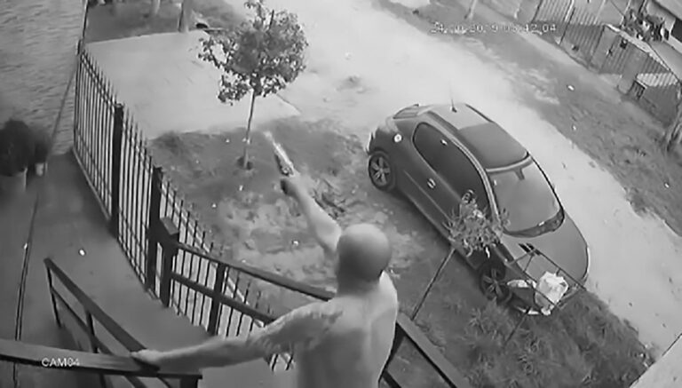 Read more about the article Man In Underwear Opens Fire On Thugs Robbing Nephew