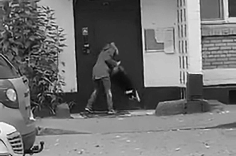 Read more about the article Woman Holds Dog By Hind Legs And Smashes It Against Door