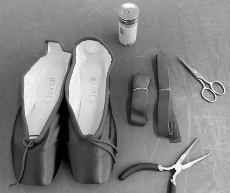 Read more about the article Black Ballerina Gets 1st Pair Of Brown UK Ballet Shoes