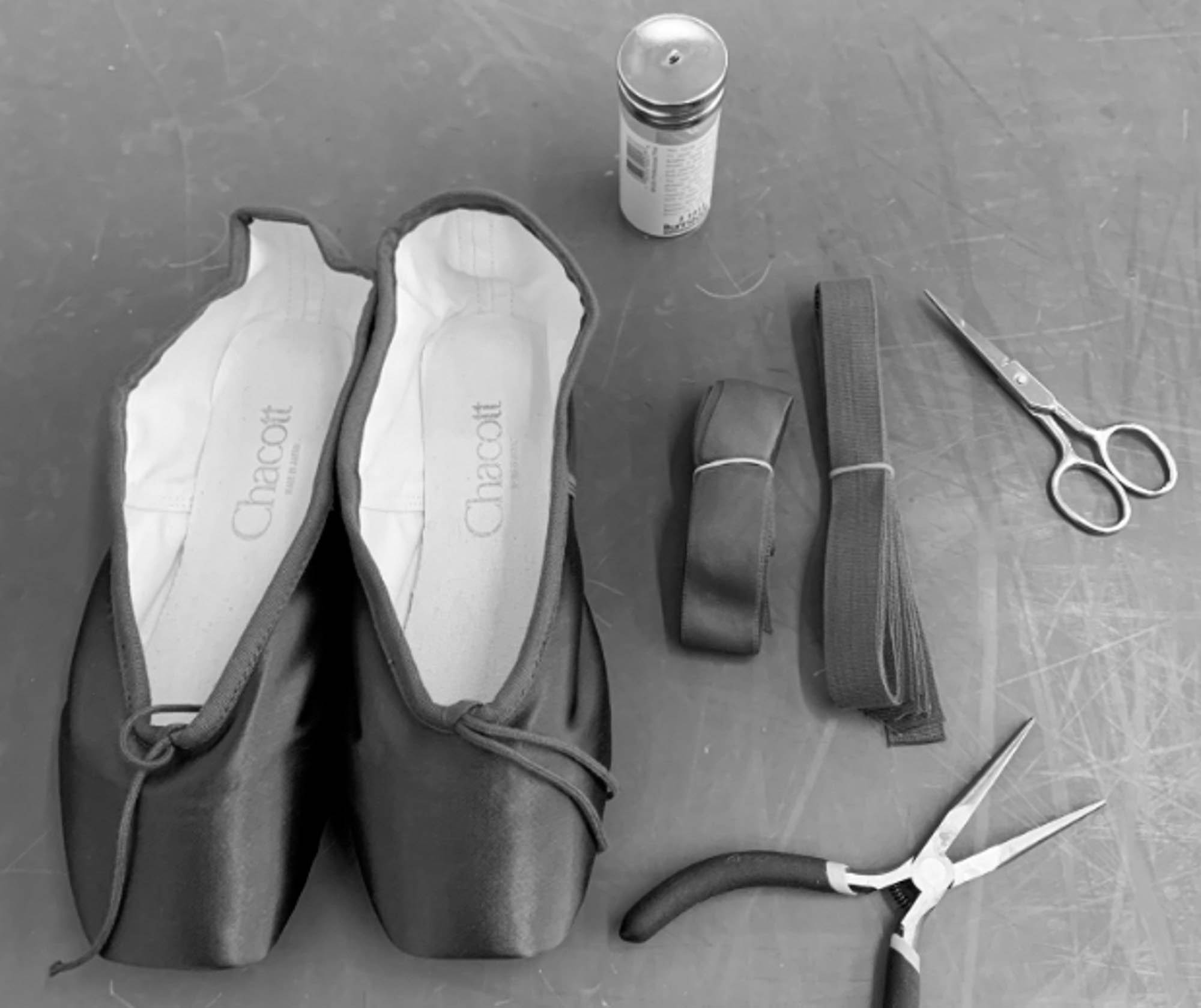 Read more about the article Black Ballerina Gets 1st Pair Of Brown UK Ballet Shoes