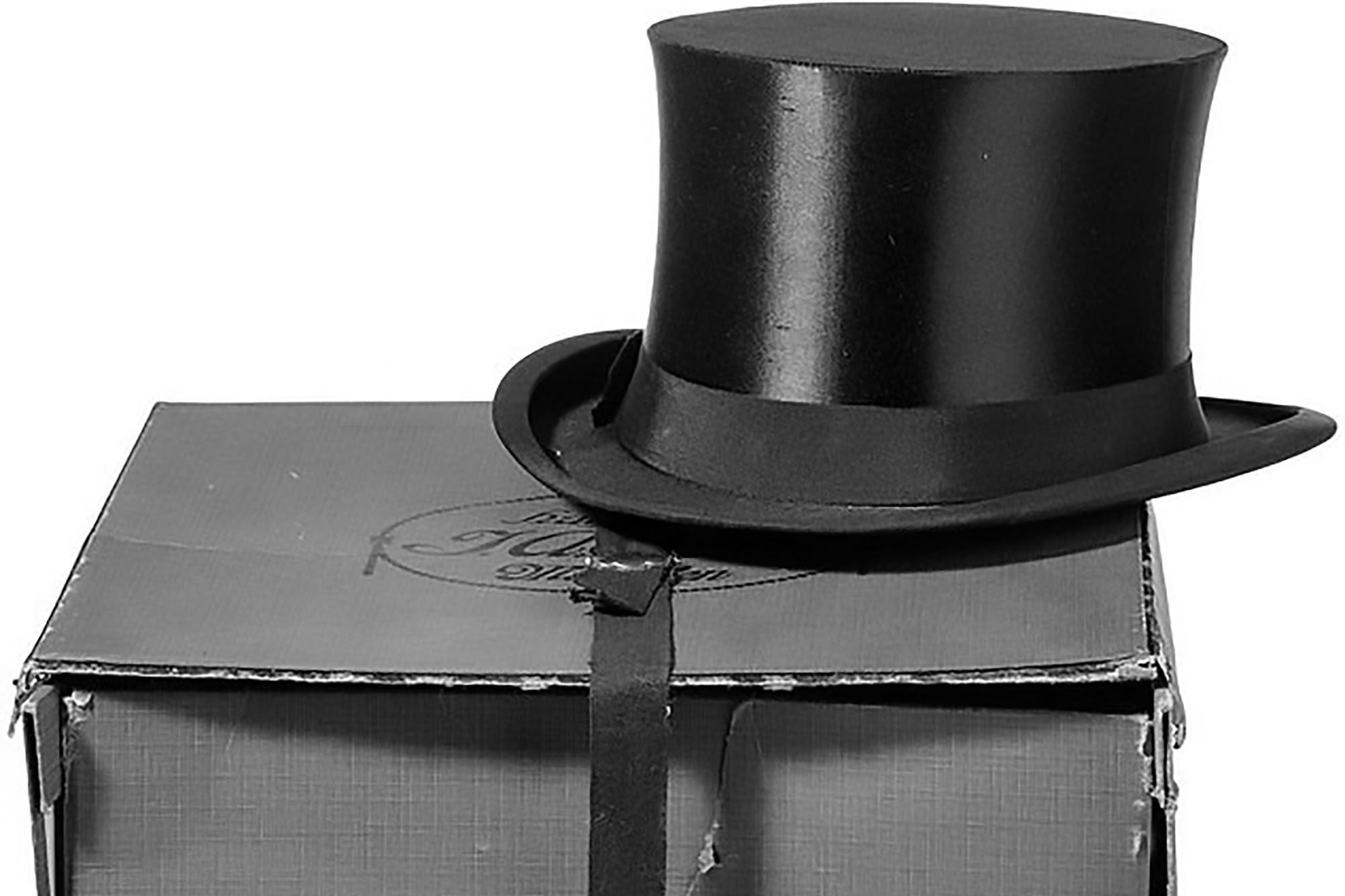 Read more about the article Hitler Top Hat Sells For 50K At Controversial Auction