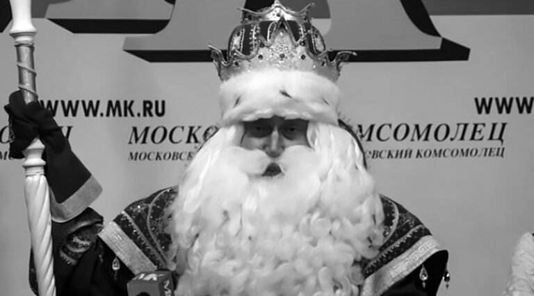 Read more about the article Russian Santa Invites Greta Thunberg To His Icy Home
