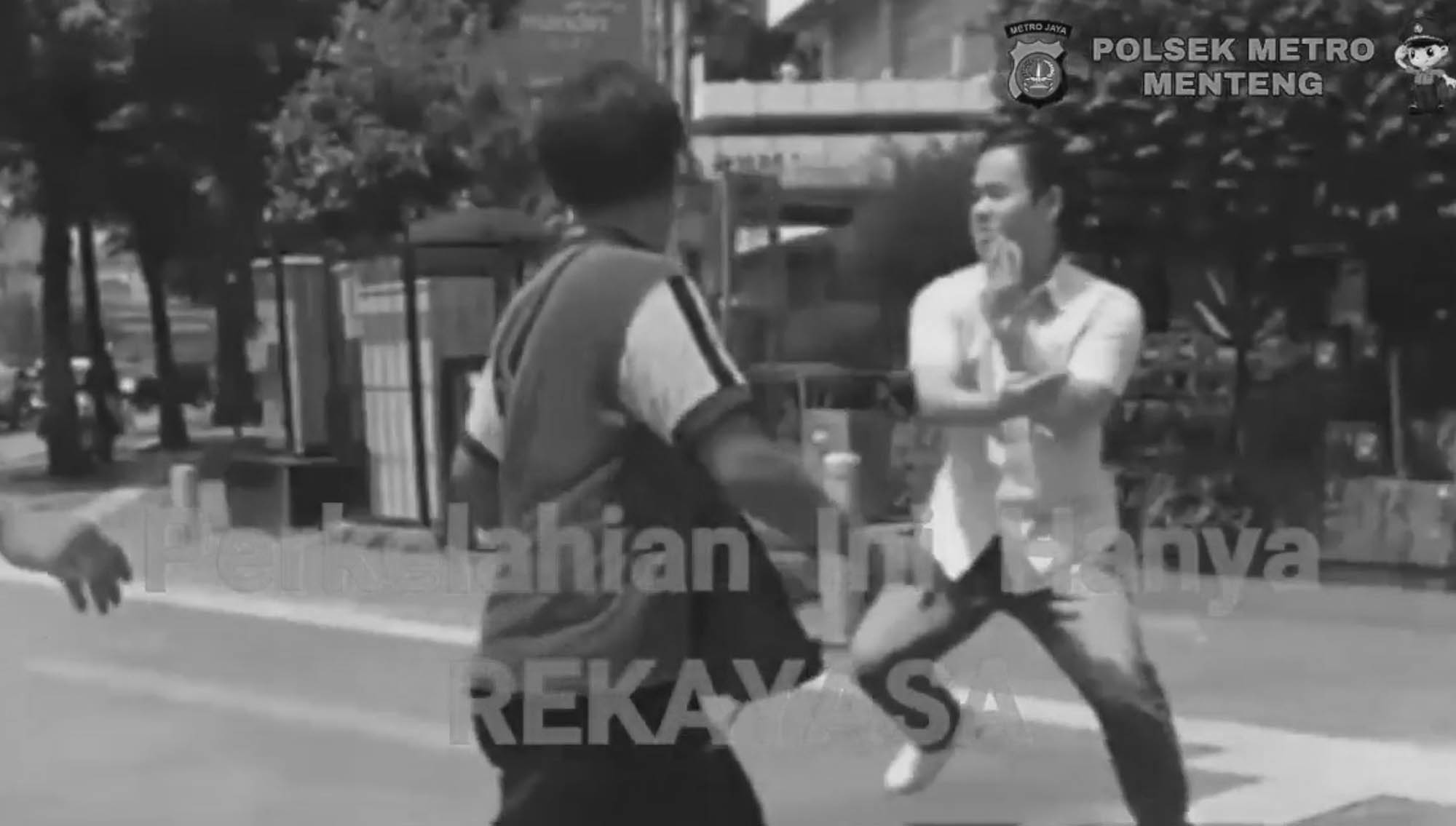 Read more about the article Professor Faked Street Brawl To Grow Online Following