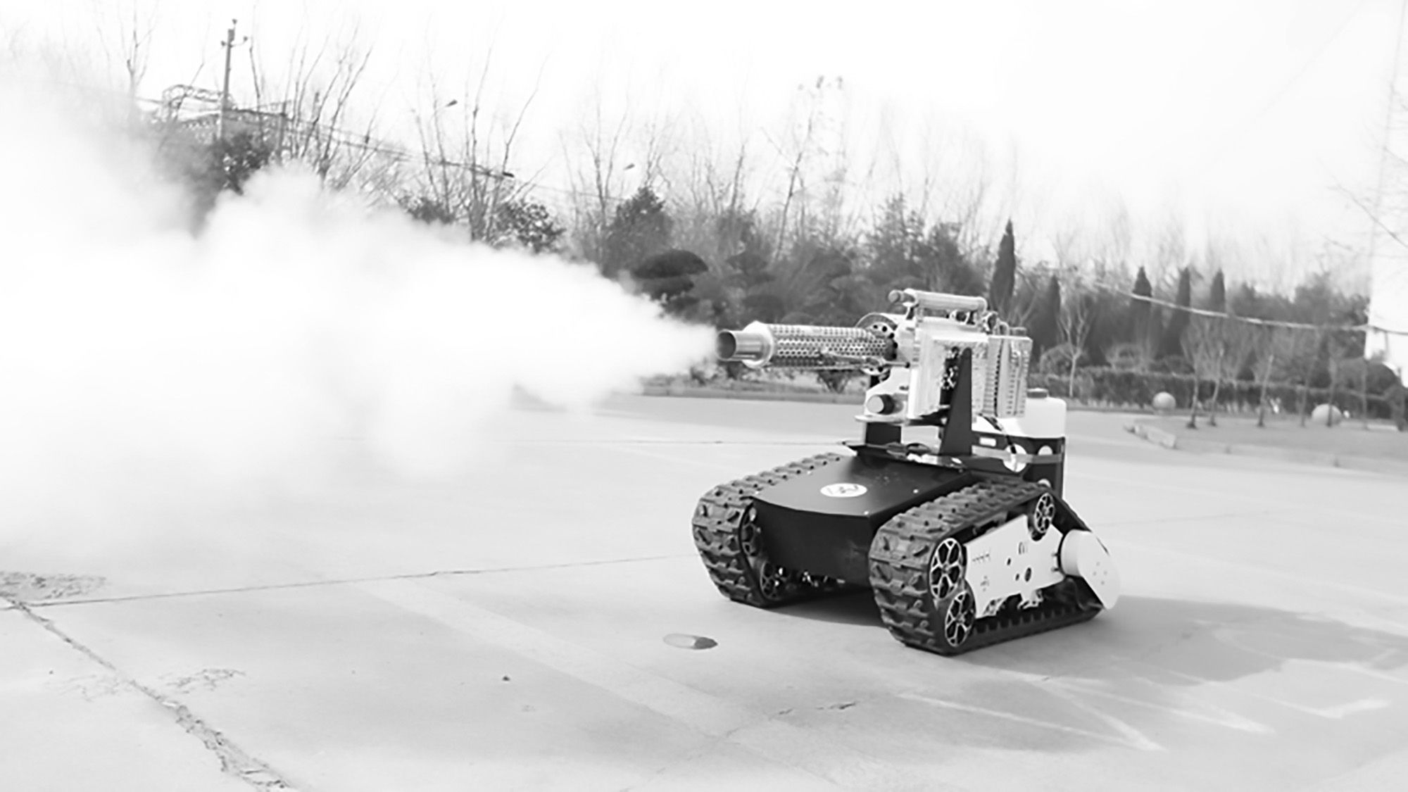 Read more about the article Chinese Mini Tanks Shoot Disinfectant To Fight COVID-19