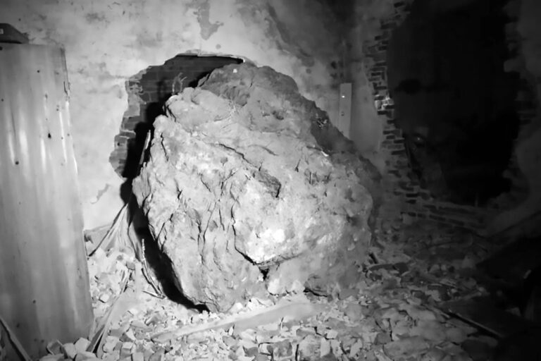 Read more about the article 20t Boulder Bursts Into Home And Kills 3 Kids In Bed