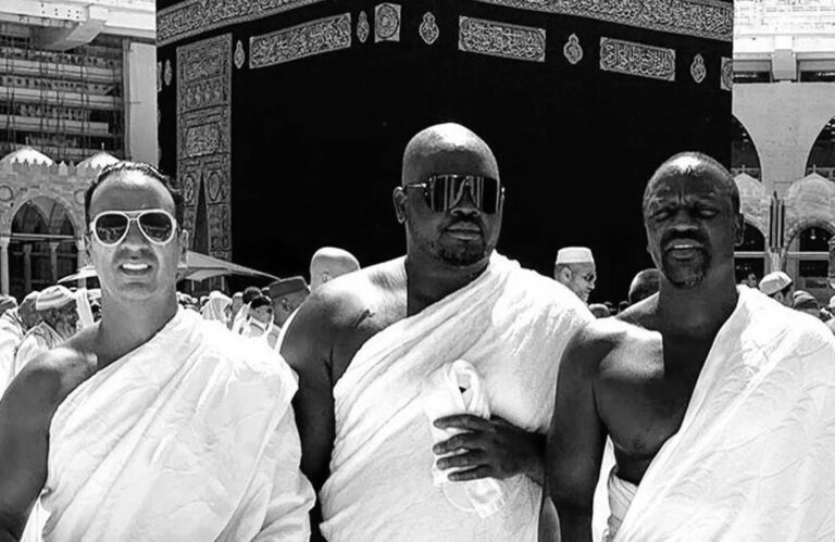 Read more about the article US Rapper Akon Visits Mecca Before Virus Closure
