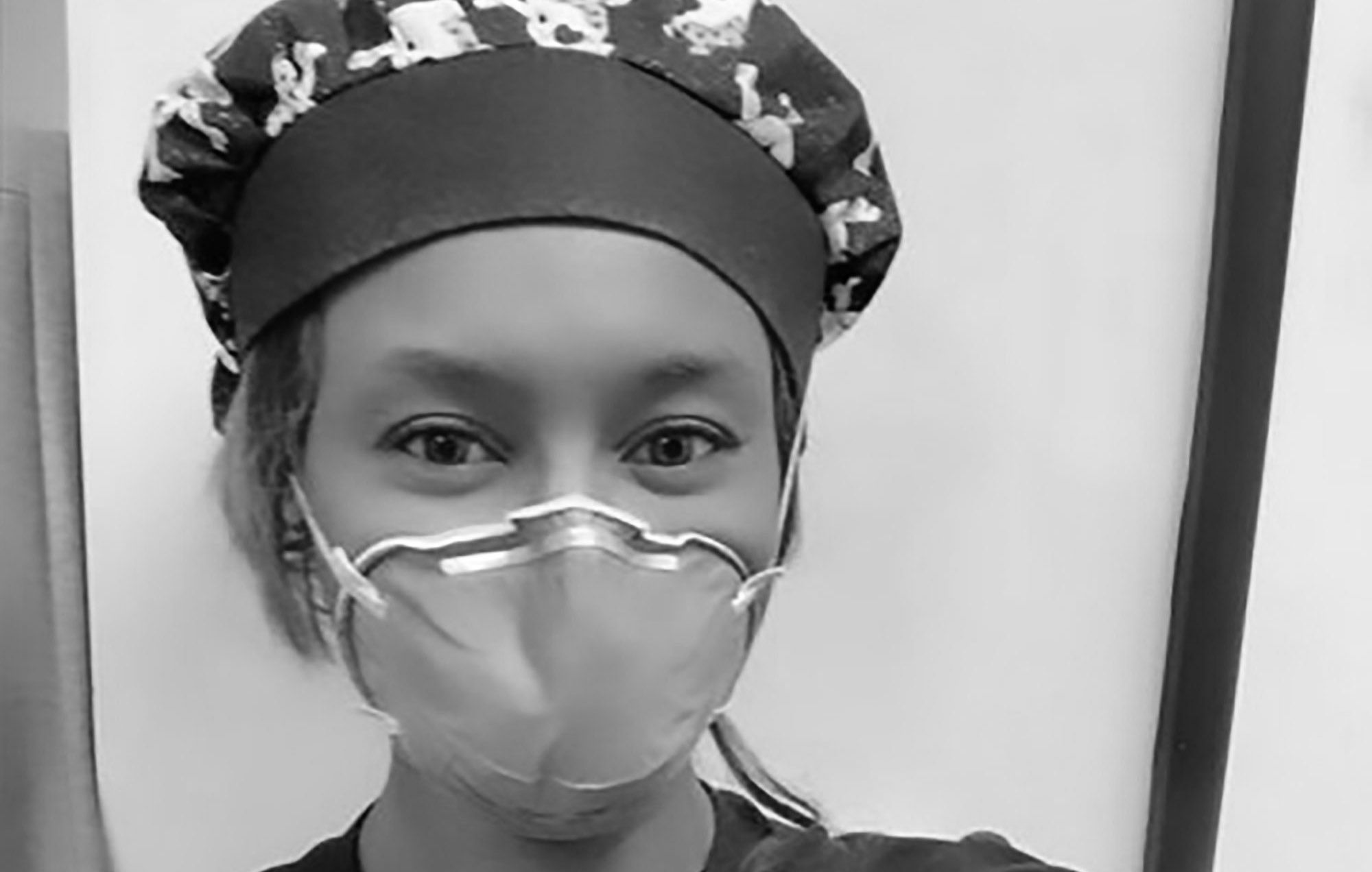 Read more about the article Viral Crying NYC Nurse Fears Losing Job Over Online Post