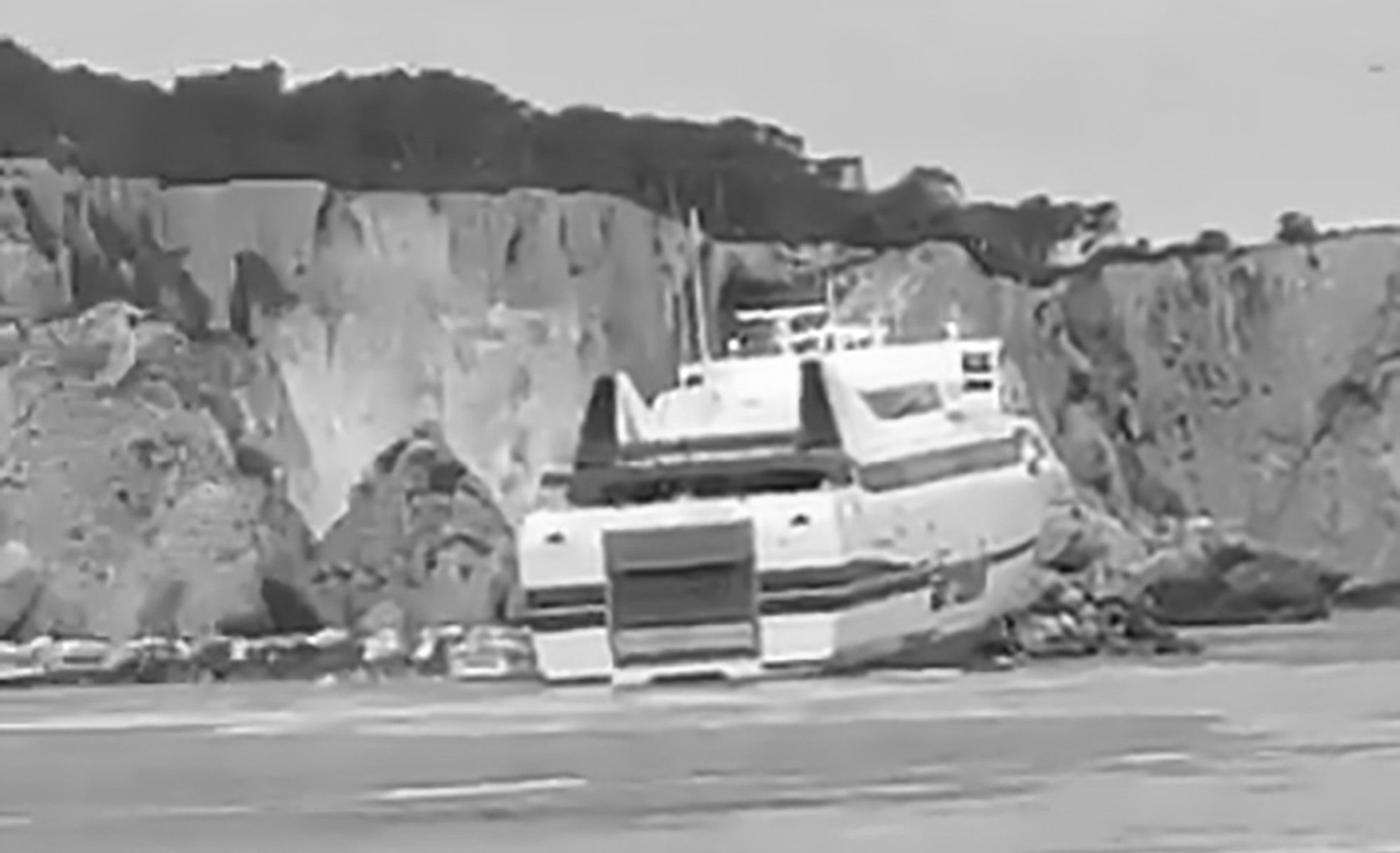 Read more about the article Out-Of-Control Italian Ferry Crashes Into Rocks