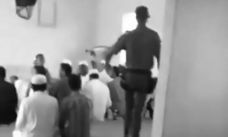 Read more about the article Cops Storm Mosque To Arrest Muslims Praying