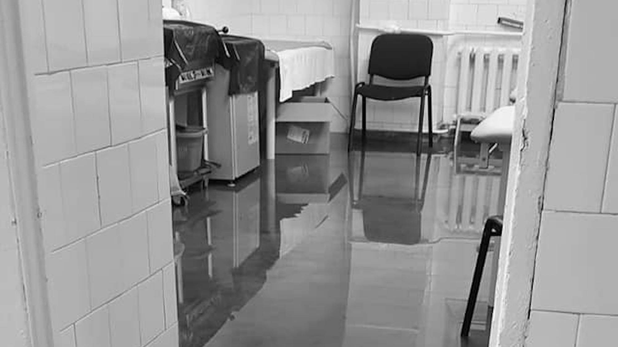 Read more about the article Doc Probed Over Posting About Sewage Flooding Hospital