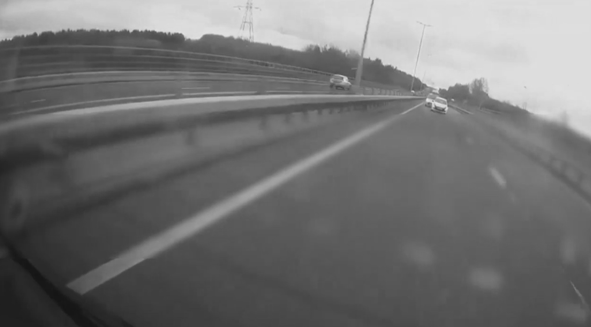Read more about the article Moment UK Driver Hits Car Using Reservation To Overtake