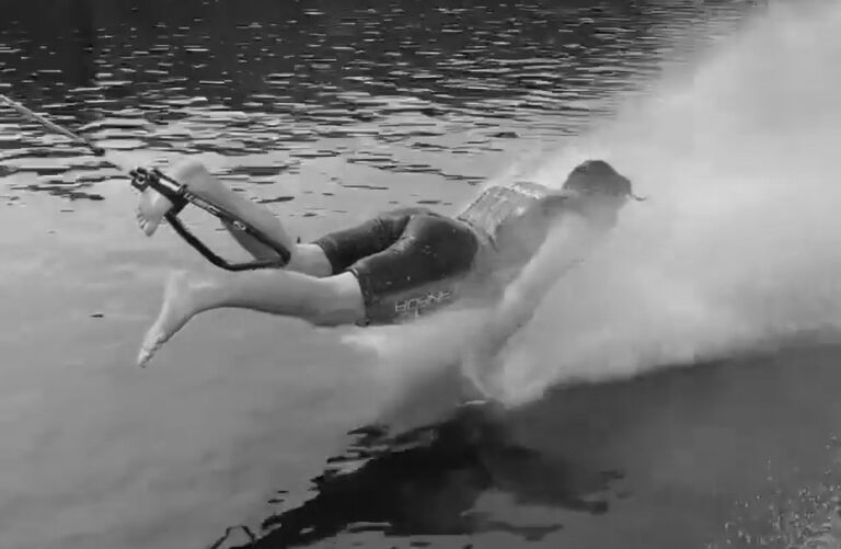 Read more about the article Moment Water Skier Does Push-Ups On Lake Surface