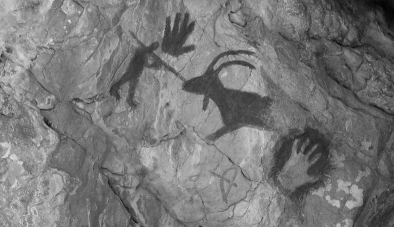 Read more about the article Vandals Grafitti Over Priceless Preshistoric Cave Paintings