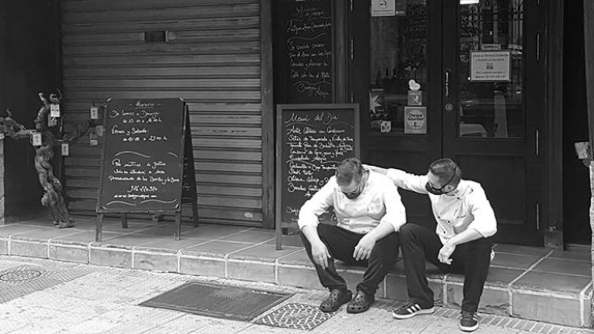 Read more about the article Picture Captures Restaurant Owners Despair Amid New Lockdown
