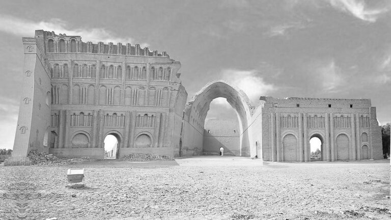 Read more about the article Race Against Time To Save Ancient Monumental Arch In Iraq