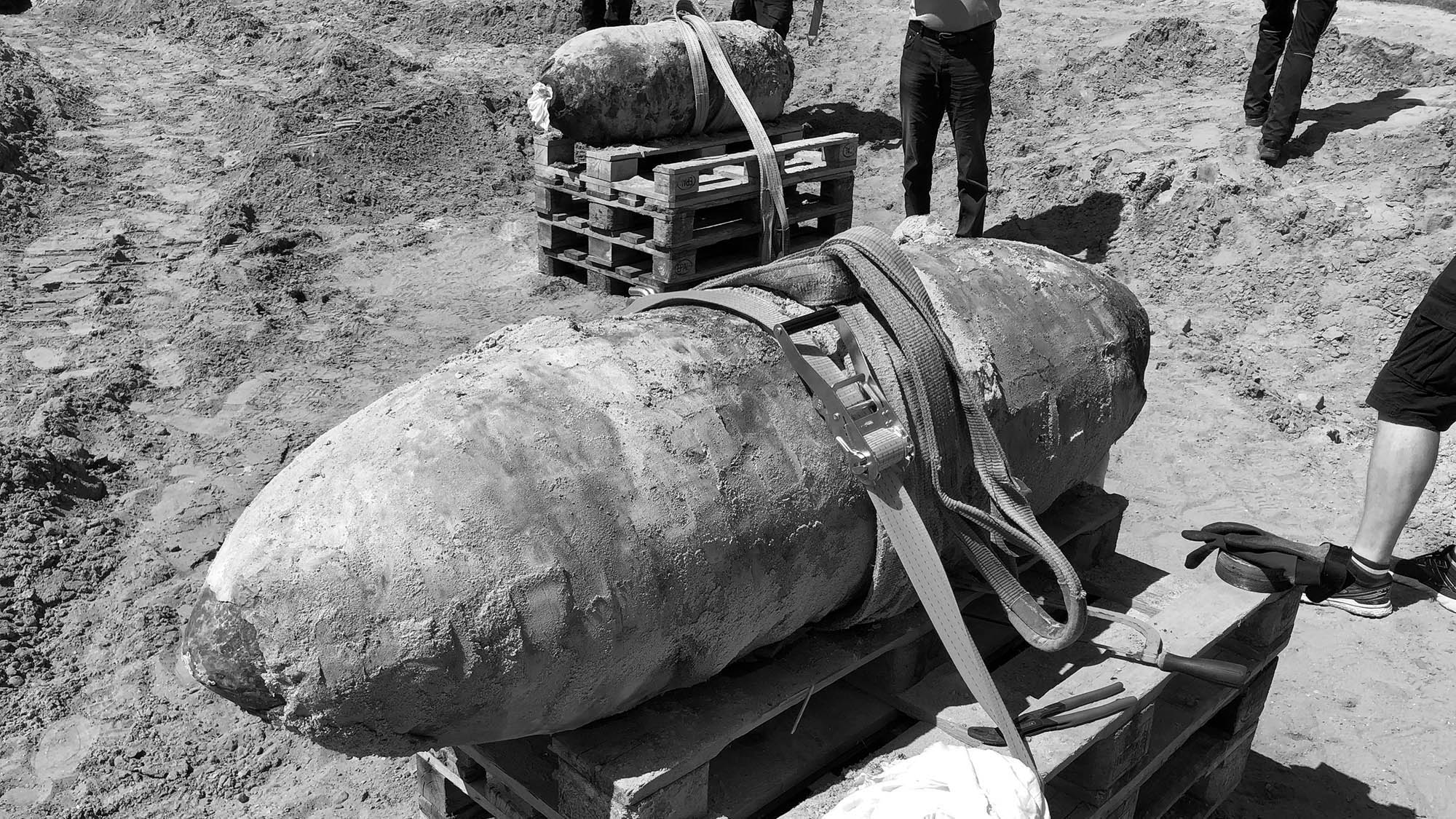 Read more about the article Two British WWII Bombs Found And Defused On German Island