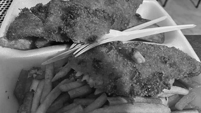 Read more about the article Singapore Woman Finds Human Tooth In Fish And Chips In Local Cafe