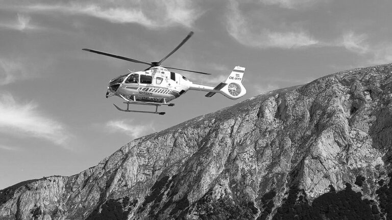 Read more about the article American Hiker Dies On Bavarian Mountain After Falling 360 Feet