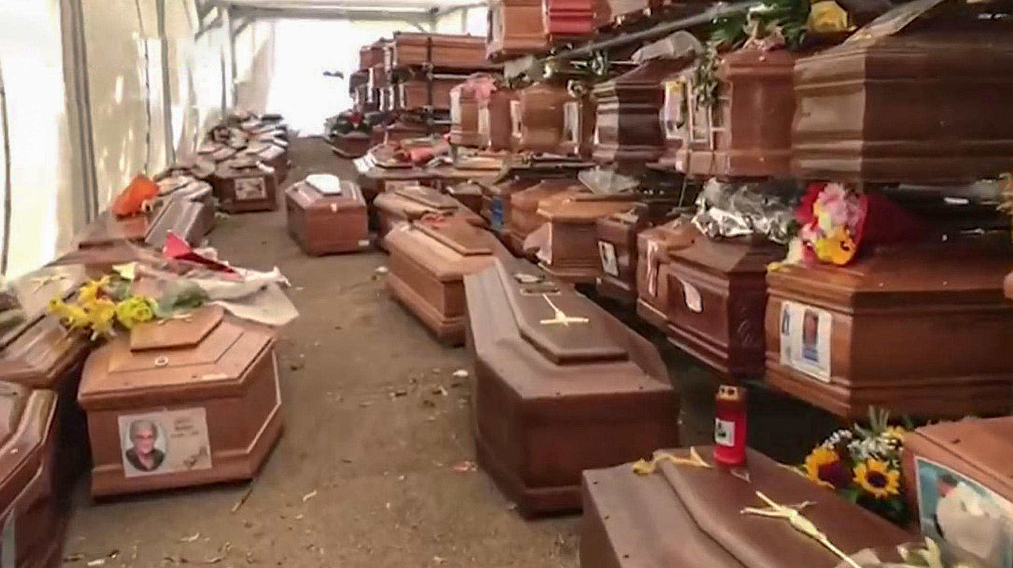 Read more about the article Nearly 1,000 Coffins Left Unburied At Italian Cemetery Starting To Burst Open In Summer Heat