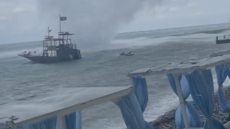 Read more about the article Moment Huge Water Twister Hits The Coast And Destroys Cafe