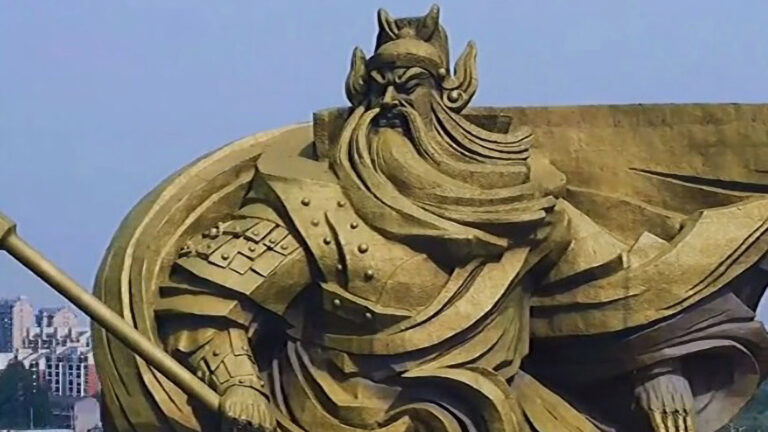Read more about the article Unpopular Huge Statue Of Ancient Chinese General Taken Down After Only Five Years