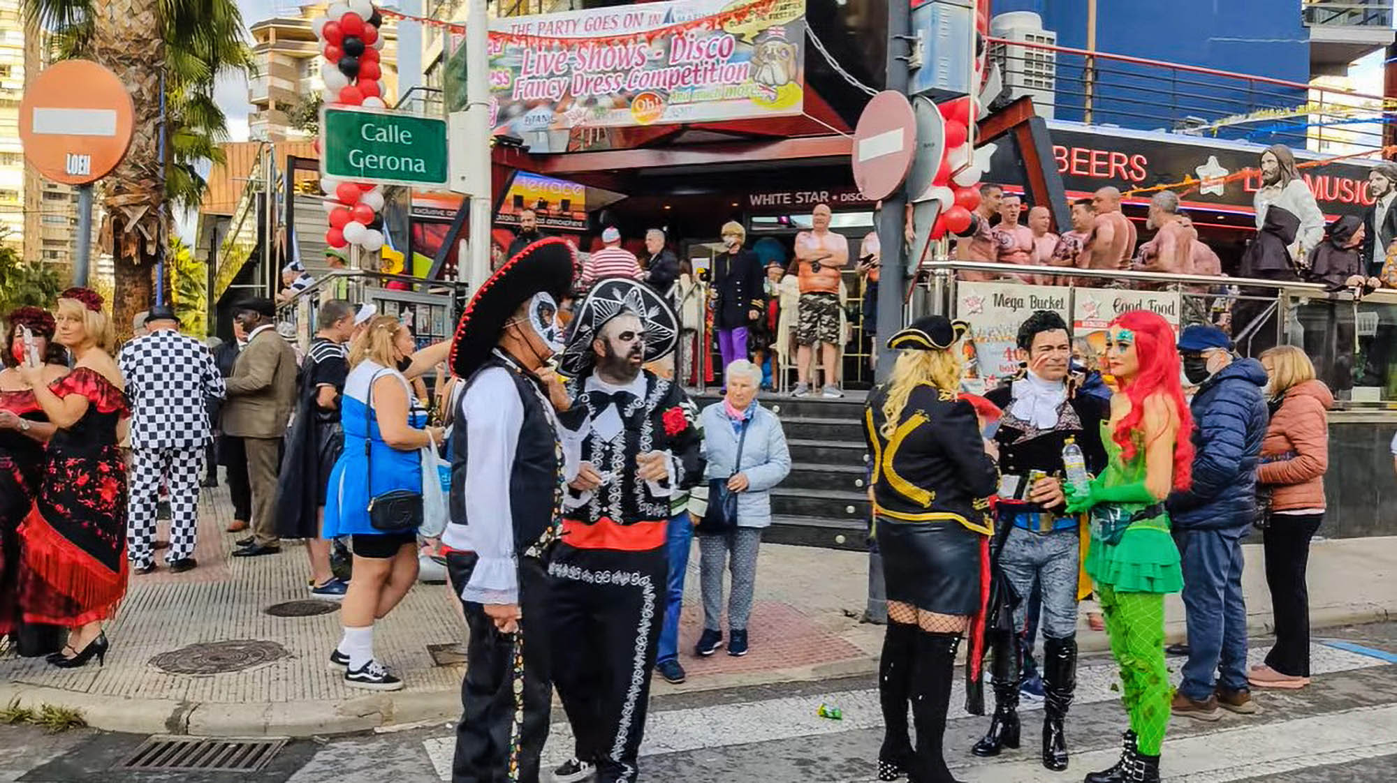 Read more about the article British Dominate At Huge Fancy Dress Party In Benidorm Without Masks