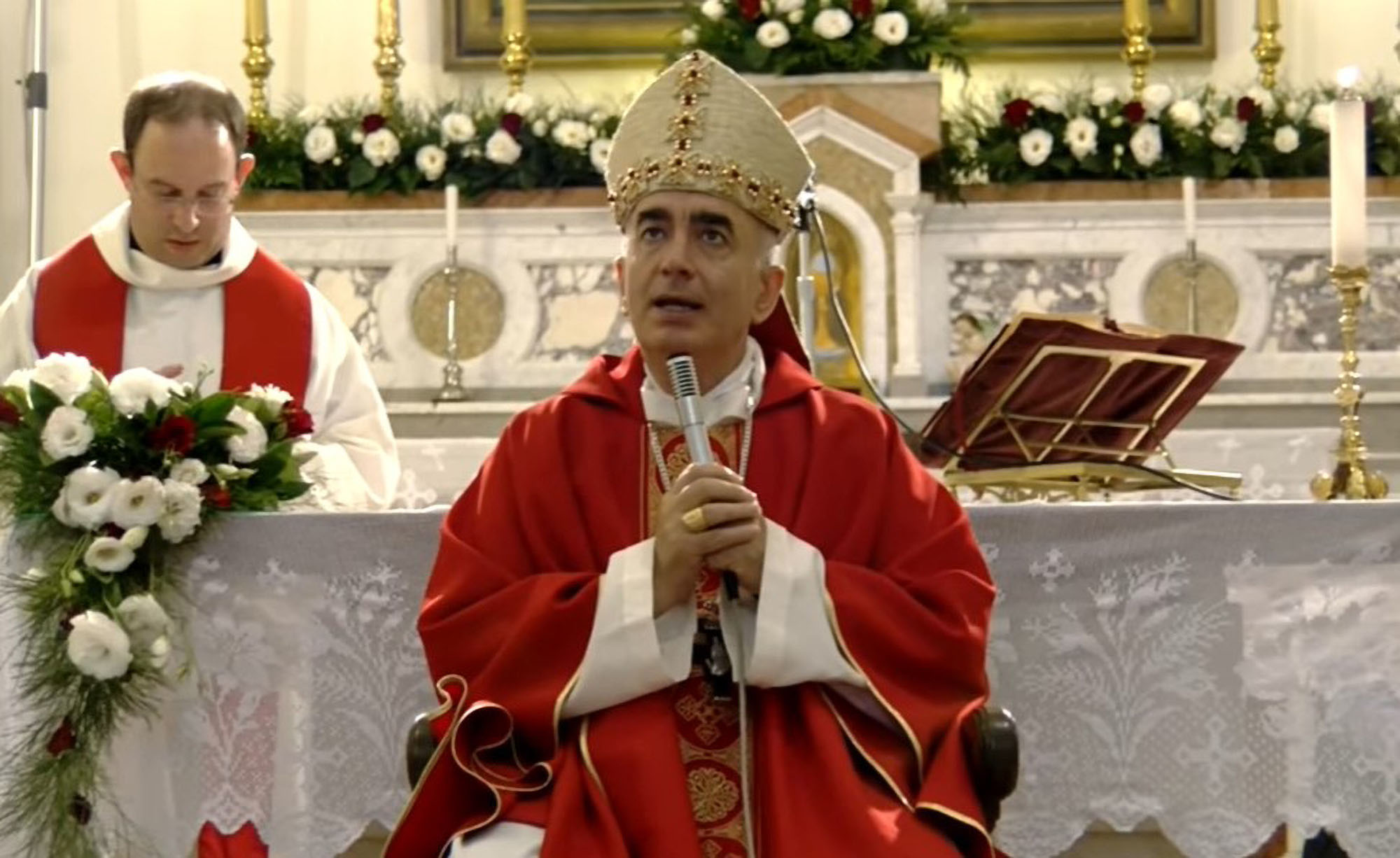 Read more about the article Italian Bishop Who Told Children Santa Does Not Exist Admits Santa Once Forgot Him As A Child