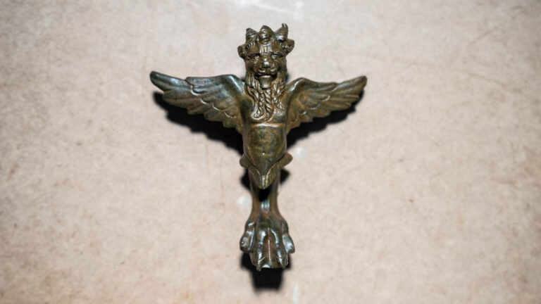 Read more about the article Bronze Roman Statue Of Winged Lion With Mans Body Found At UAE Ancient Site