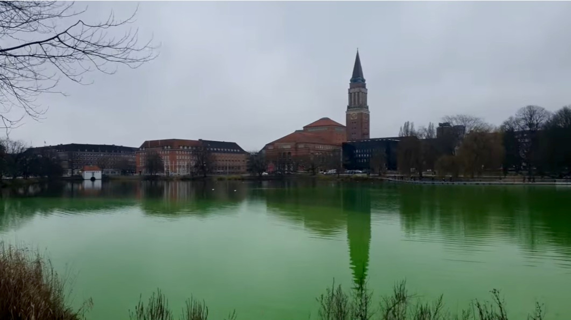 Read more about the article German Lake Dyed Green As Broken Heating Pipe Leaves 500 Homes Without Heating
