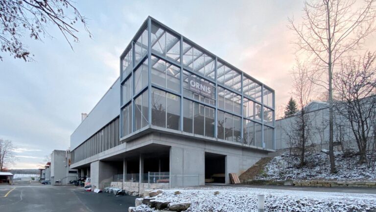 Read more about the article Swiss Zoo Opens New Conservation Centre For Threatened Bird Species