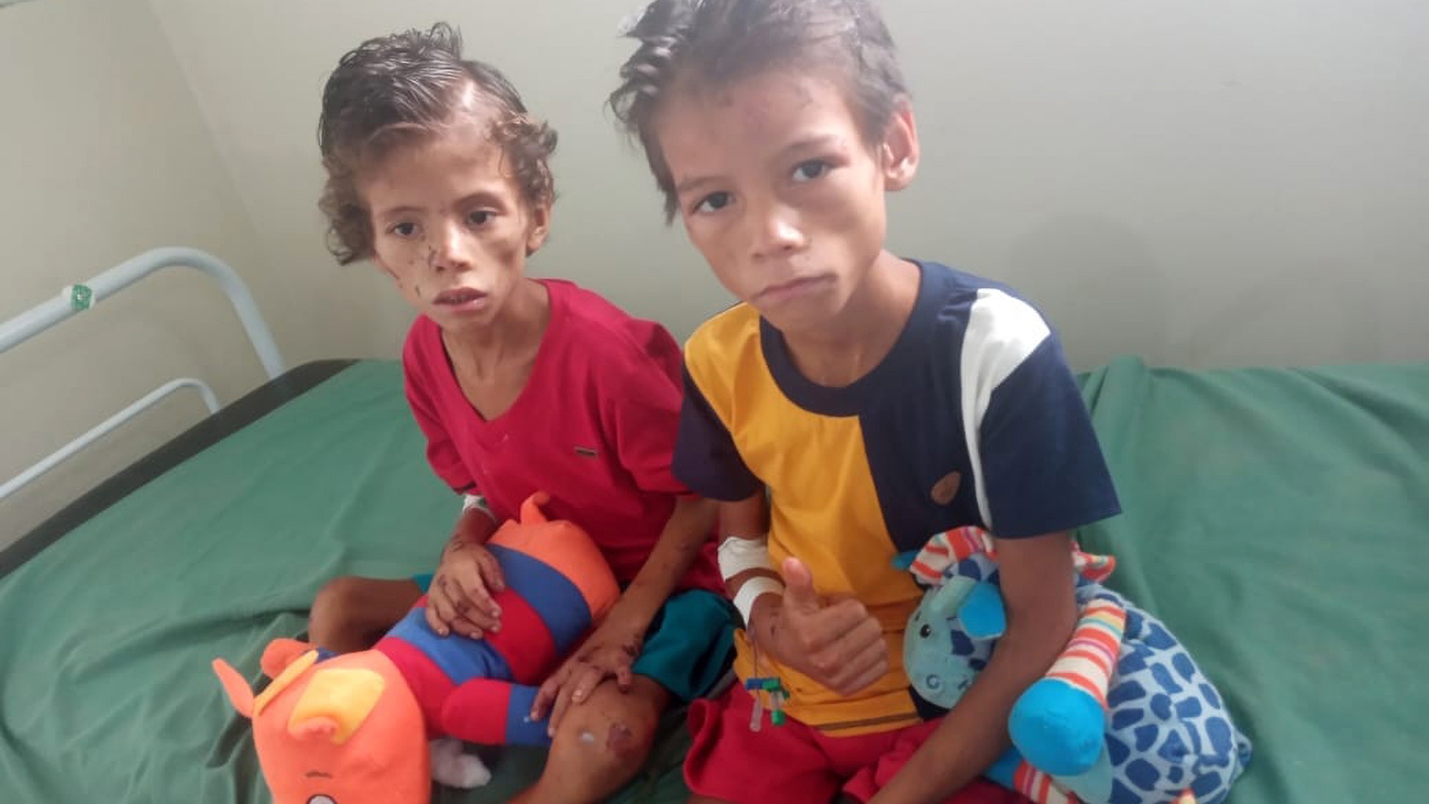 Read more about the article Brothers, 7 And 9, Rescued After 27 Days Missing In Amazon Jungle Survived Off Berries And Rainwater