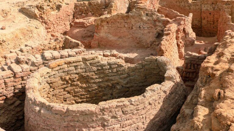 Read more about the article Archaeologists Discover Well Preserved Storage Silos In Ancient Egyptian Town