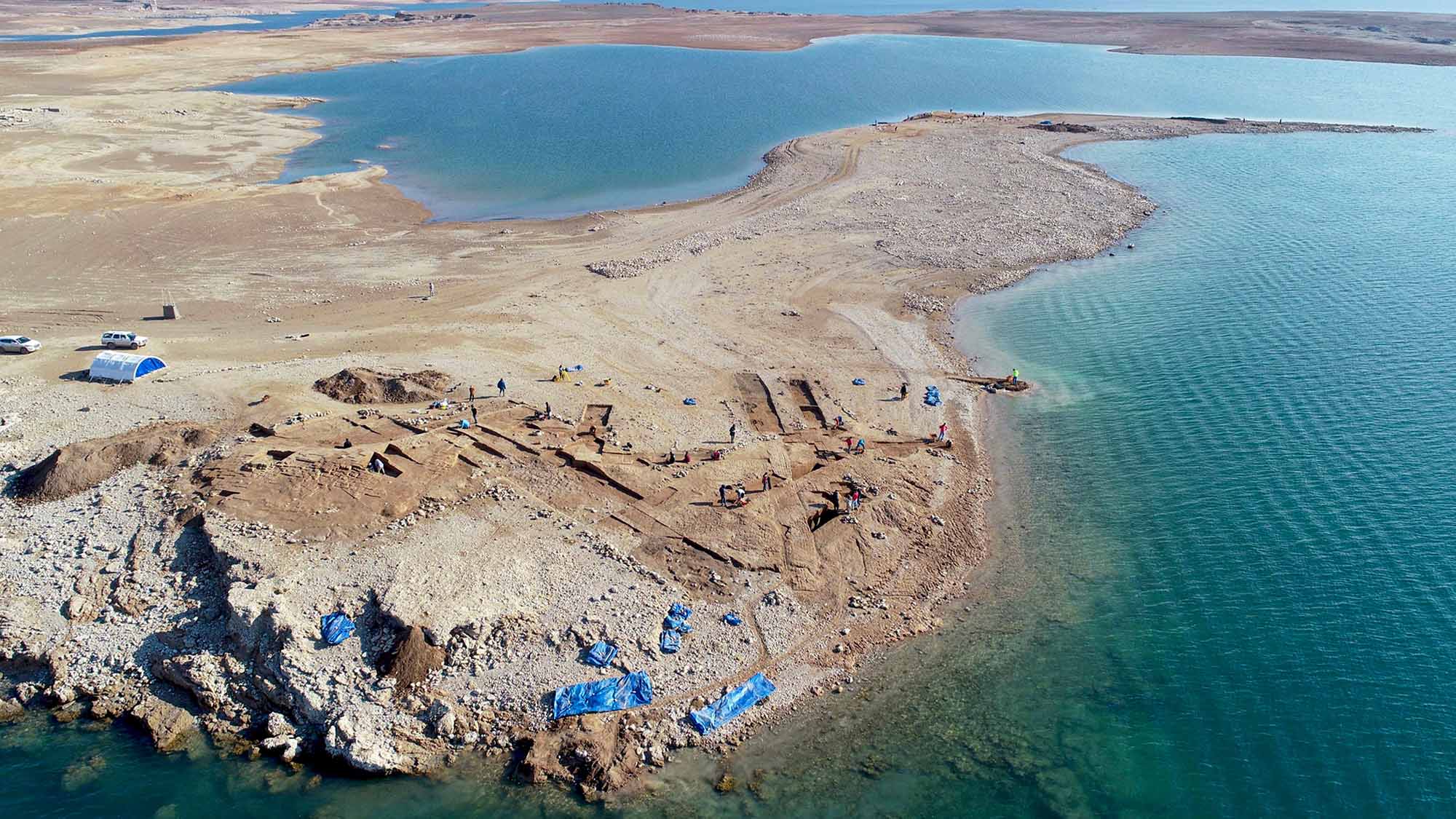 Read more about the article Archaeologists Scramble To Investigate 3,400-Year-Old City Emerging From Tigris River In Iraq Before It Is Submerged Again