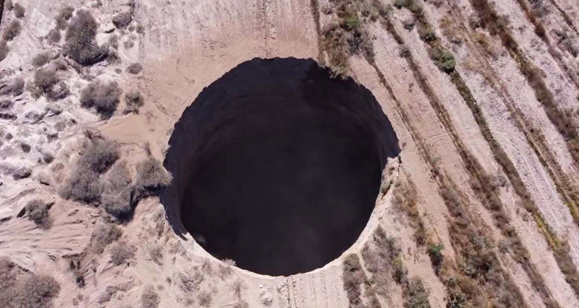 Read more about the article Mystery 80ft Sinkhole Terrifies Town