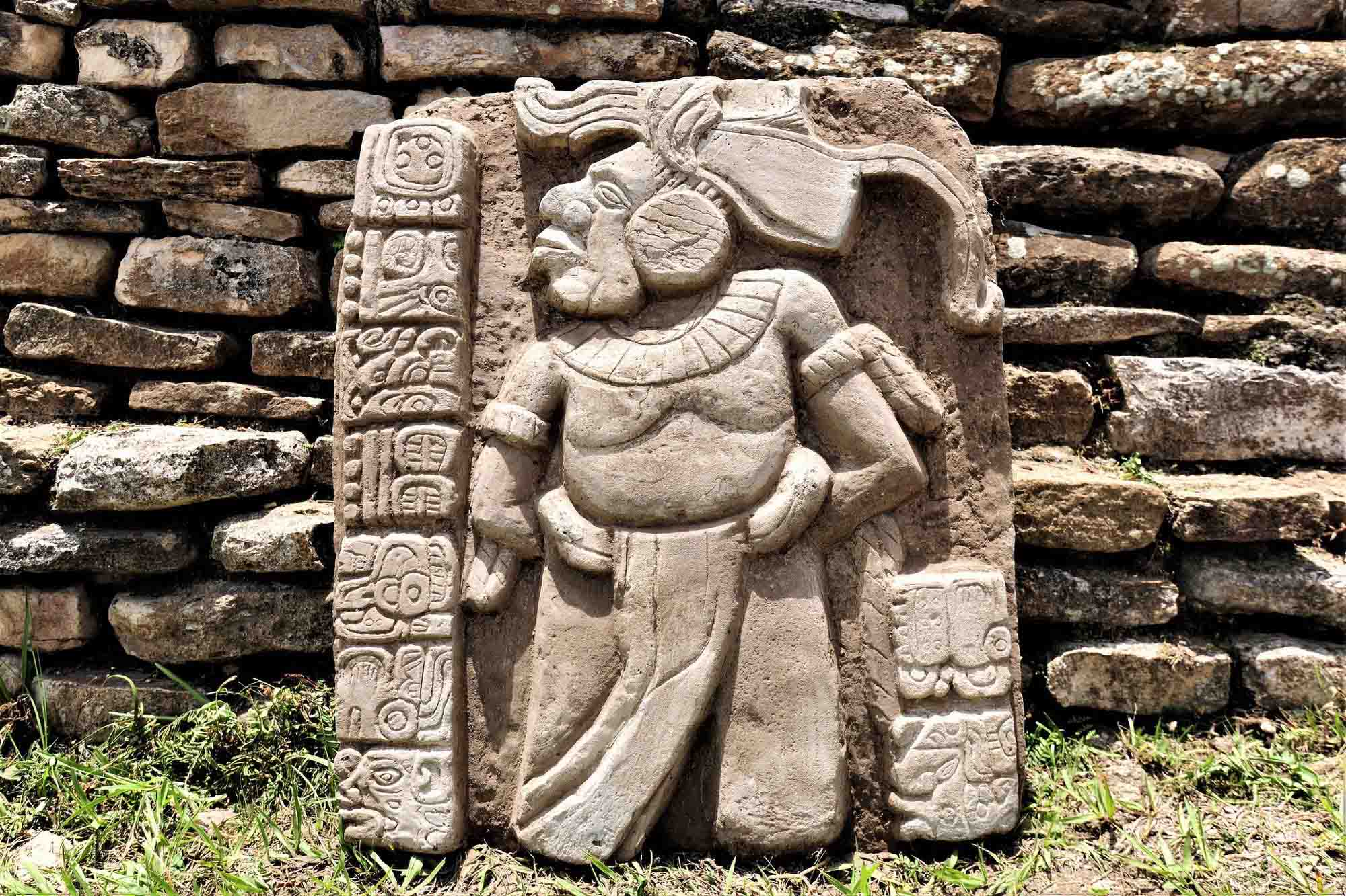 Read more about the article Ancient Crypt Reveals How Mayan Elite Became Rubber Balls For Games