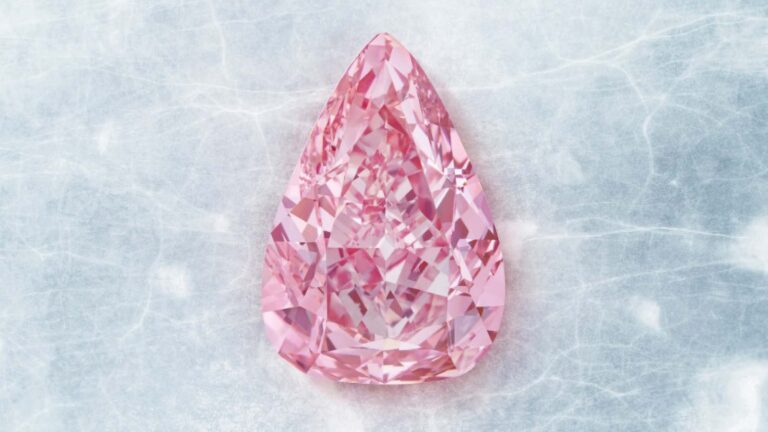 Read more about the article Rare ‘Fortune Pink’ Diamond Set To Fetch USD 35 Million At Auction