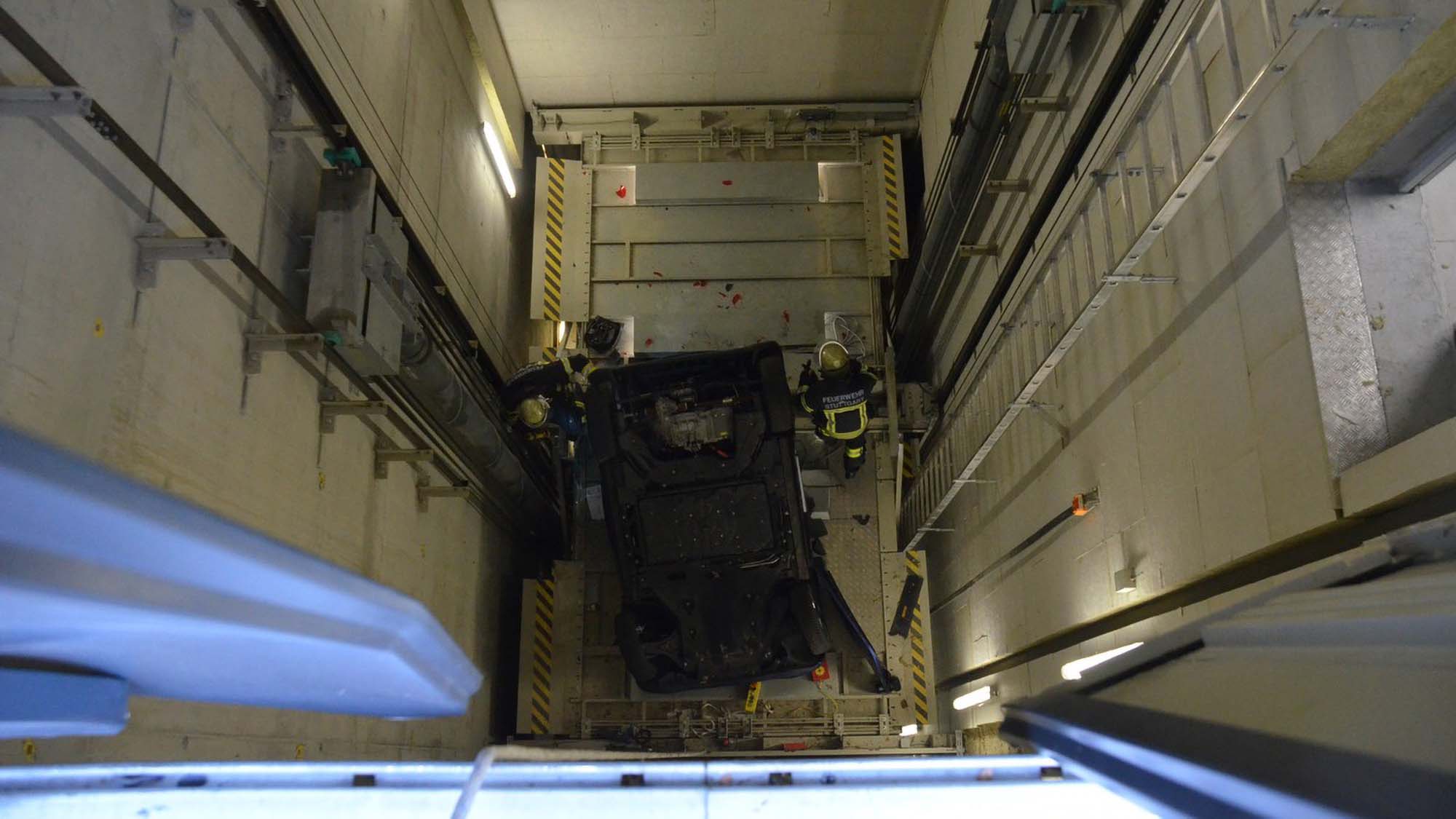 Read more about the article Smart Car Driver Falls Down Lift Shaft Looking For Underground Car Park Space