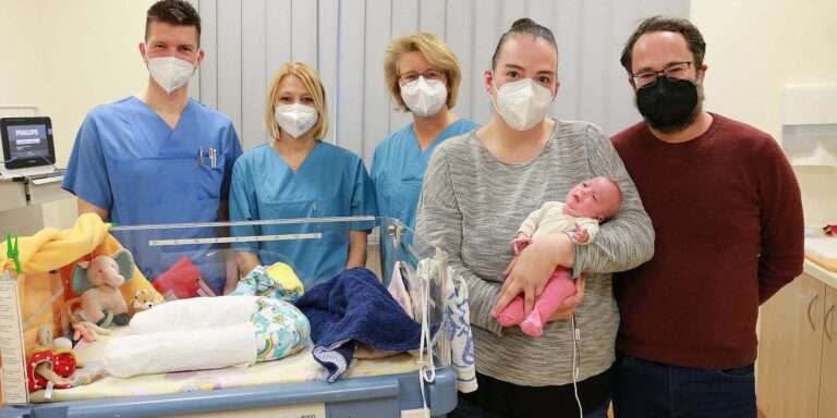 Read more about the article Baby Girl Who Could Fit In Palm Of Hand At Birth Goes Home Healthy