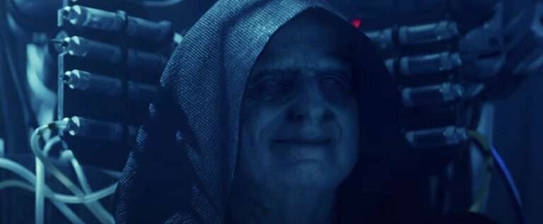 Read more about the article Gran, 90, Mistakes Star Wars Sith Lord Emperor Palpatine Figurine For Saint And Prays To Him For 15 Years