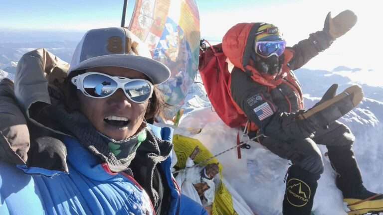 Read more about the article Everest Video Reveals Dead Climber Stuck In Crevasse